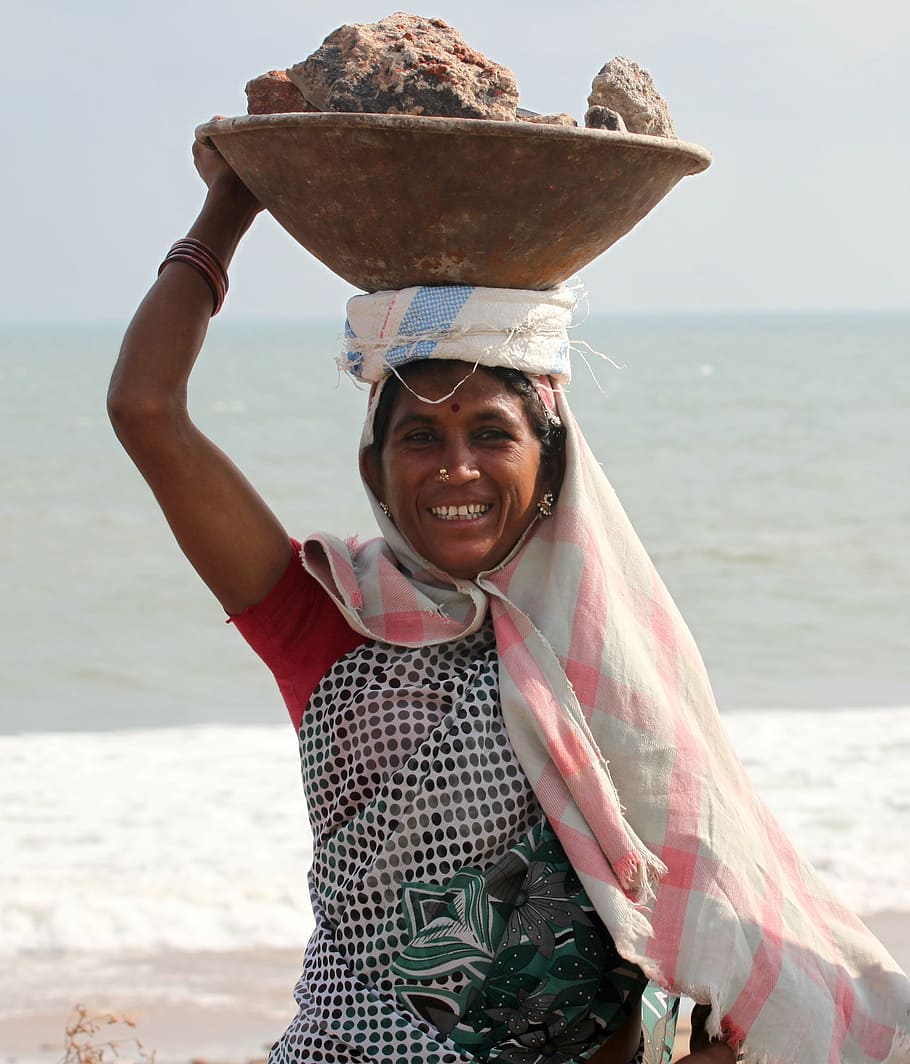 woman carrying bowl of stones, india, coolie, labor, work, rocks HD wallpaper