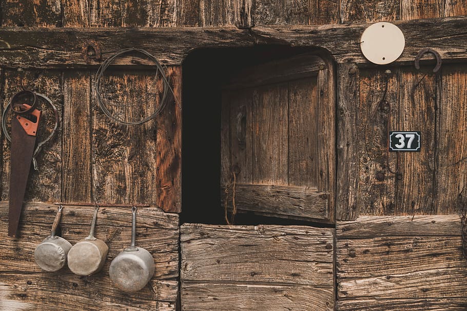 brown wooden door near three silver cooking pots, barns, doors, HD wallpaper
