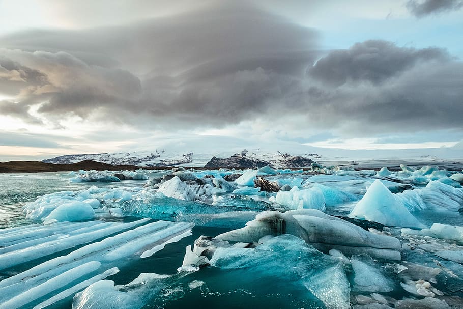 iceberg in the middle of the island, bird's-eye view of icebergs HD wallpaper