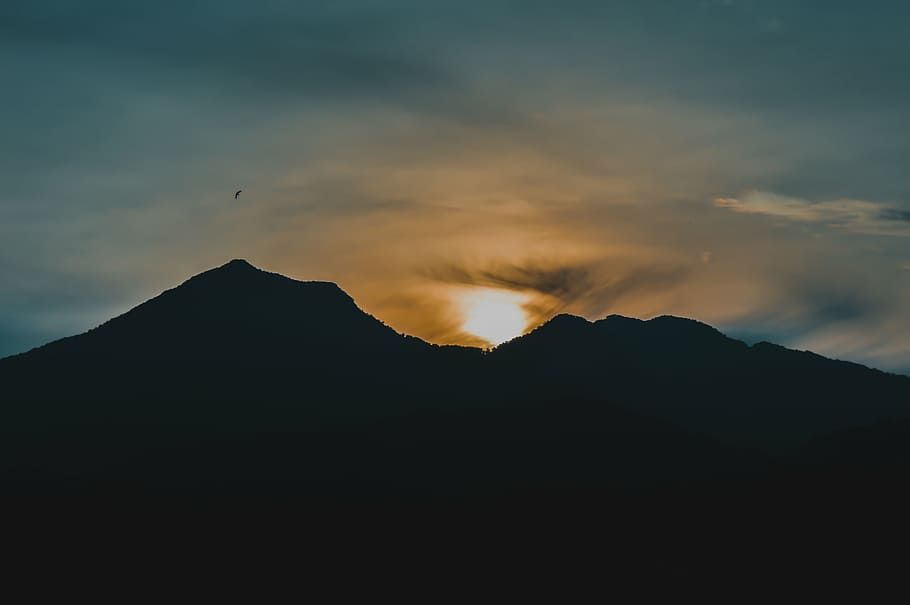 silhouette of mountains during golden hour, highland, cloud HD wallpaper