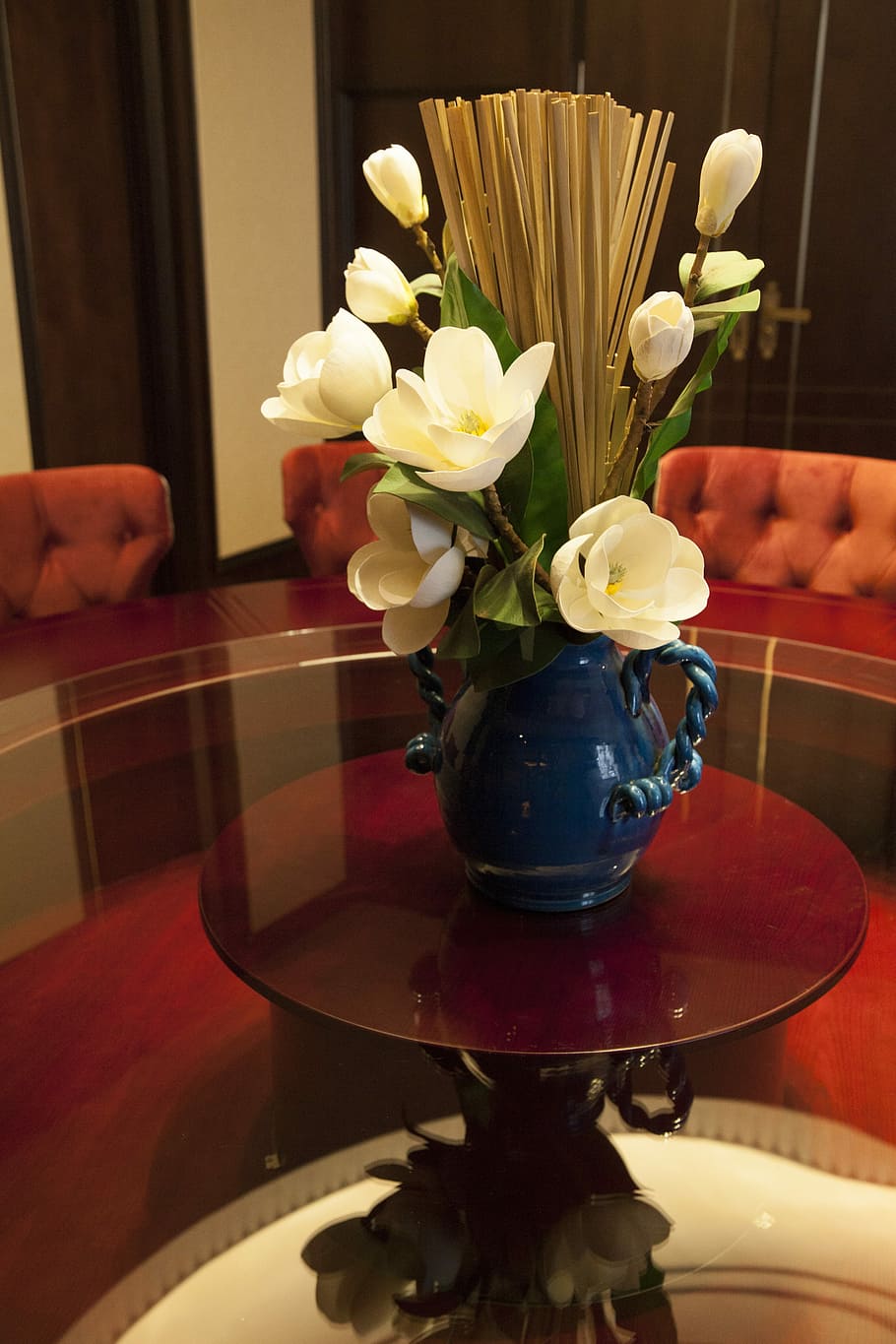 Table, Flowers, Elegant, table flowers, art, vase, indoors HD wallpaper