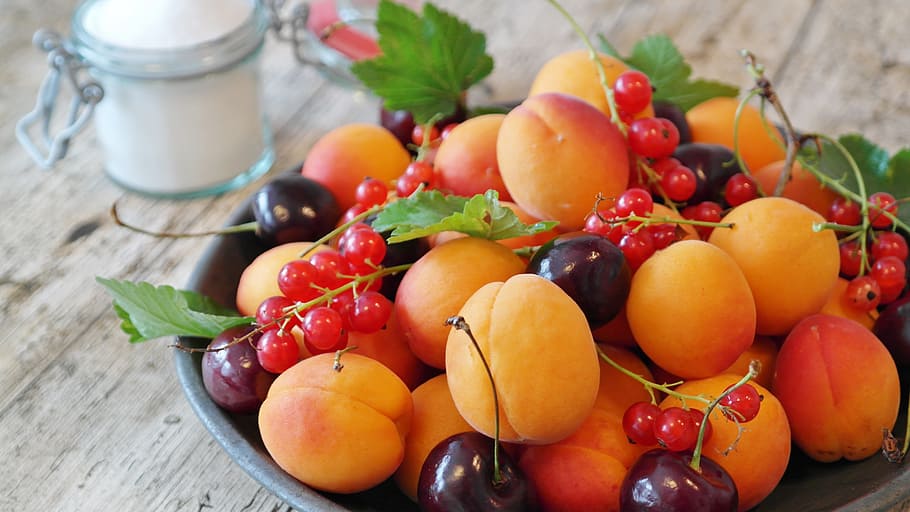 yellow and red cherry fruit on top of bowl, fruit plate, fruits, HD wallpaper