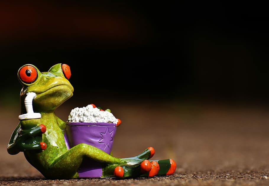 green and red ceramic frog figurine, Cinema, Popcorn, Cute, funny