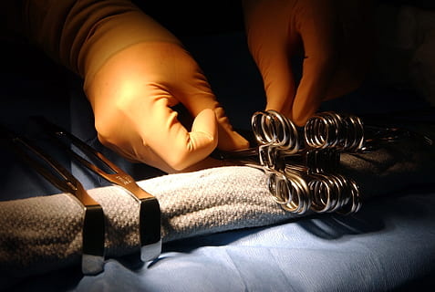 close-up photo of surgeon doing operation, surgical instruments HD wallpaper