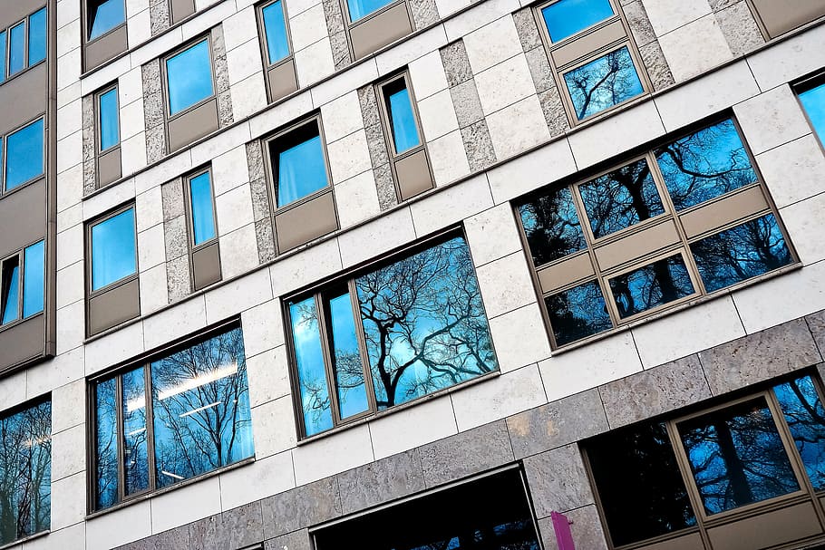 gray concrete building, architecture, mirroring, modern, facade HD wallpaper