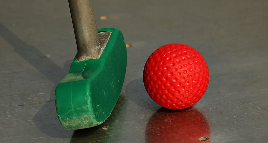 green golf putter and red ball, miniature golf, mini golf club, HD wallpaper