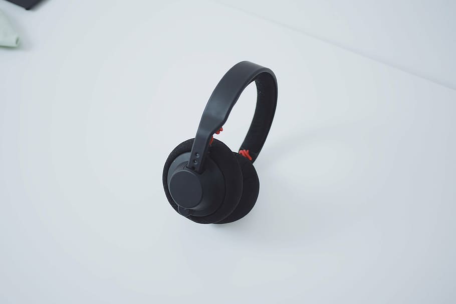 black wireless over-ear headphones, photo, technology, audio, HD wallpaper
