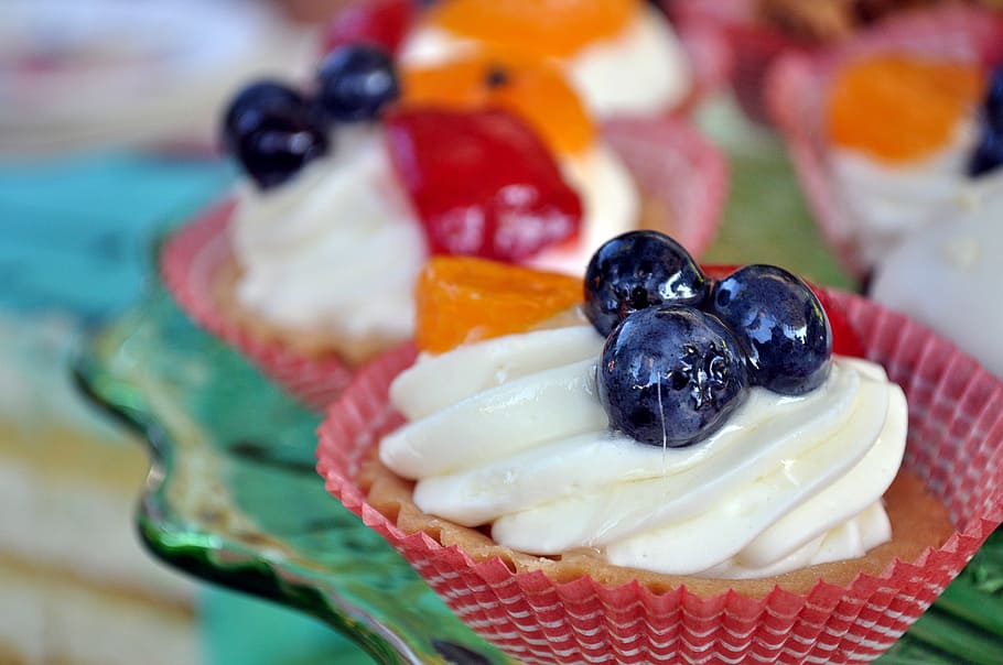 the cake, sweets, kitchen, bun, delicious, pastry shop, eating HD wallpaper