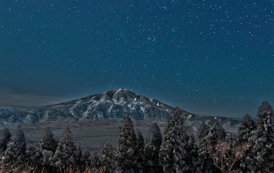 mountain surrounded with trees painting, aso, star, night, volcano HD wallpaper