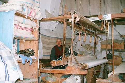 loom, weaver, handloom, weaving, craft, textile, yarn, traditional HD wallpaper
