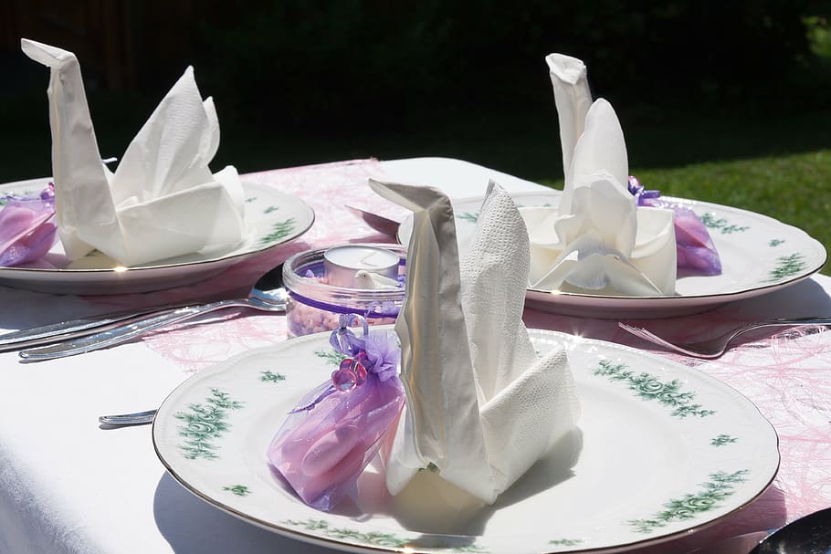 baptism, table decorations, celebration, plate, napkin, cutlery HD wallpaper