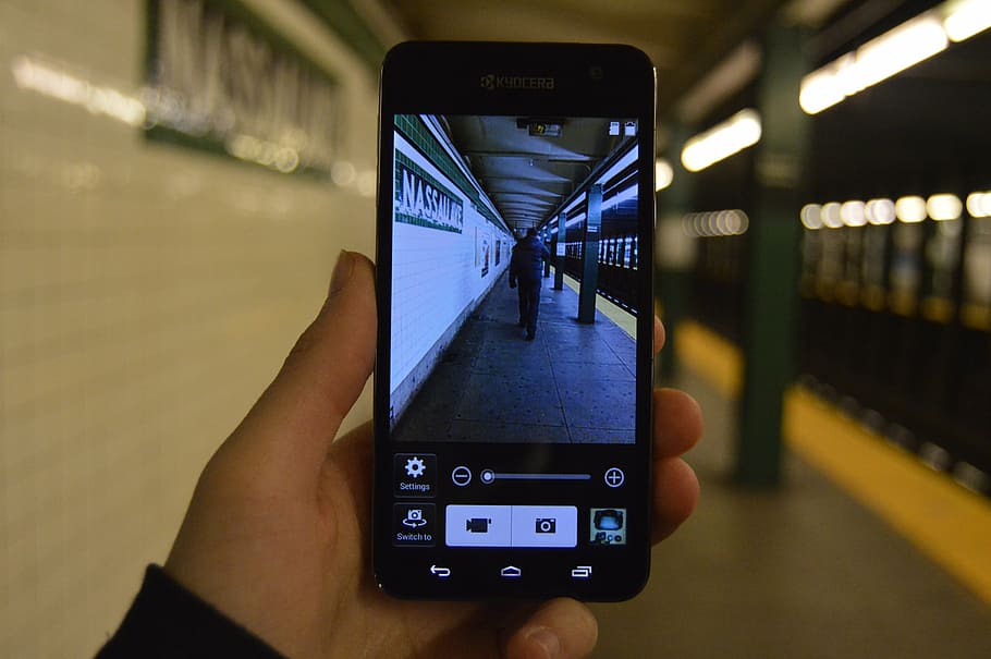 phone, iconic, subway, technology, human body part, connection HD wallpaper