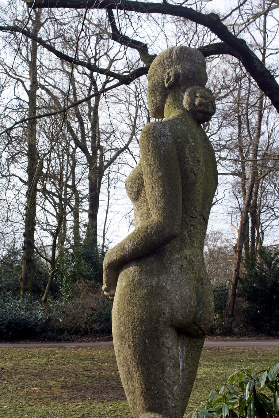 tree, statue, nature, sculpture, walk in the park, hamburgensien HD wallpaper