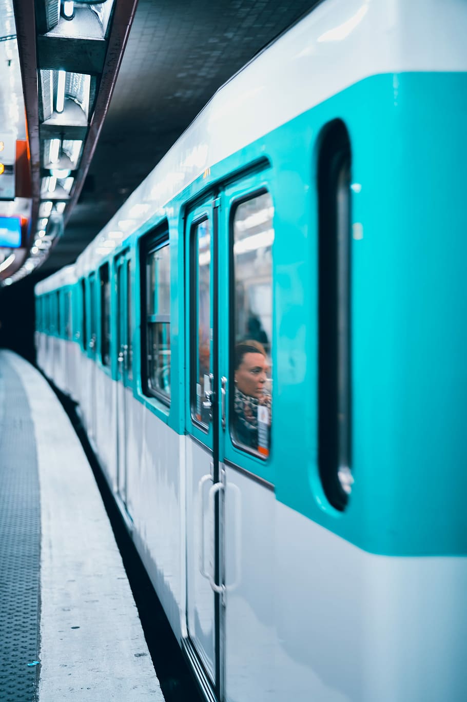 shallow focus of train, man inside train, transportation, window train HD wallpaper