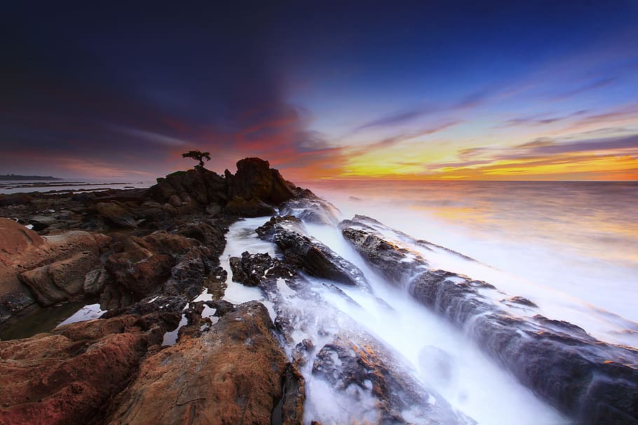 rock formation near seashore during golden hours, abstract HD wallpaper
