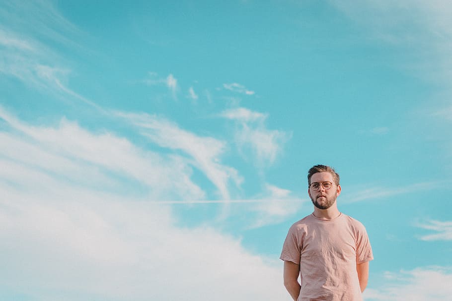 man wearing pink t-shirt and eyeglasses, man in crew-neck T-shirt HD wallpaper