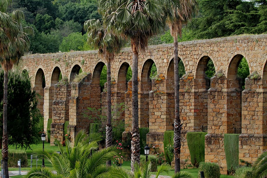 aquaduct, plasencia spain, roman, ancient, palm trees, arches, HD wallpaper