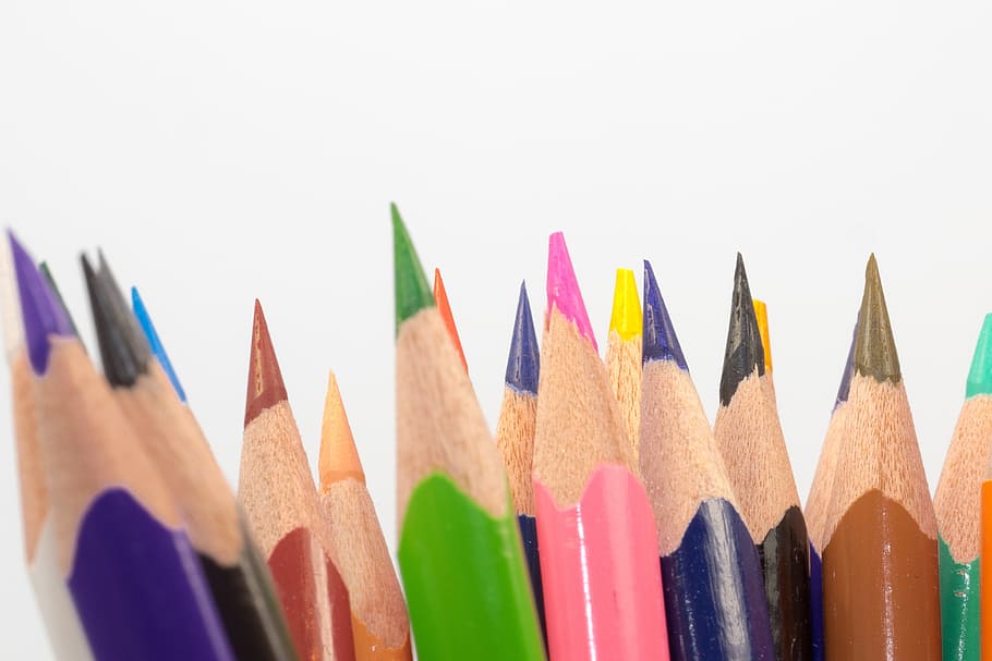 close up photography of assorted-color pencils, colored pencils, HD wallpaper