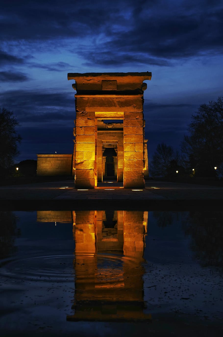 photography on brown concrete wall during nightime, reflection HD wallpaper