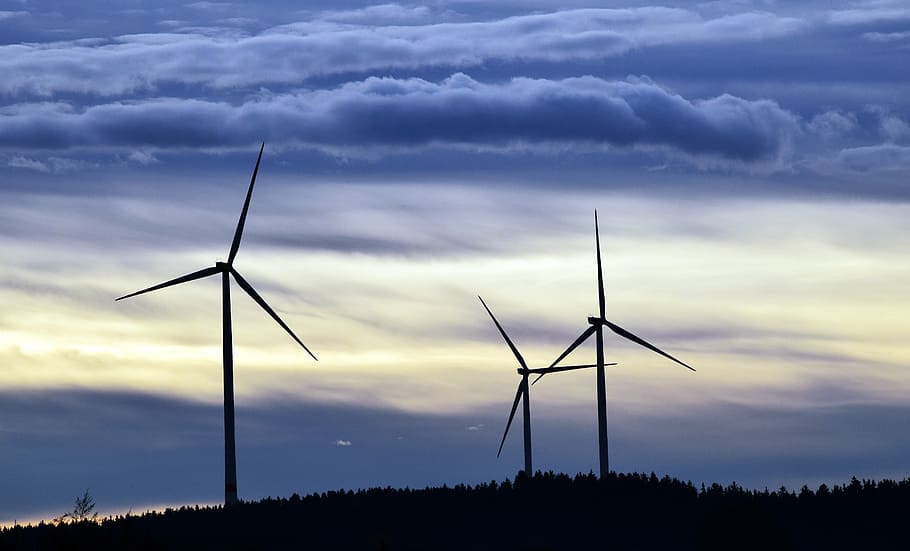 silhouette of three wind turbines under gray skies, windräder HD wallpaper