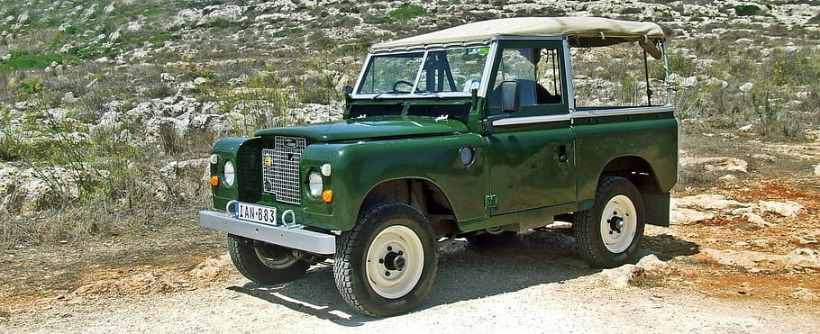 photo of green and black car during daytime, land rover, 4x4