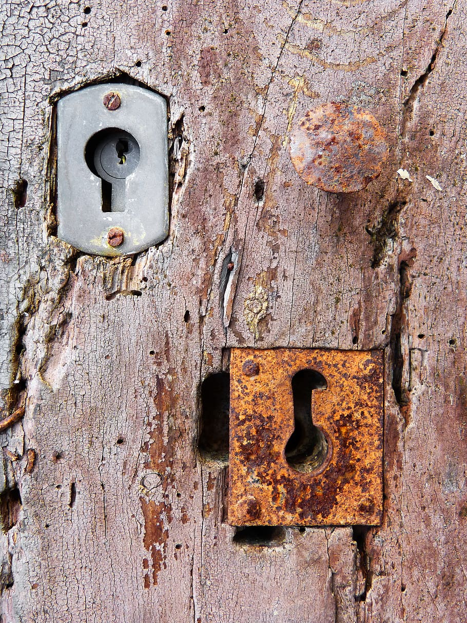 locks, door, old, wood, metal, rusty, close-up, no people, weathered HD wallpaper