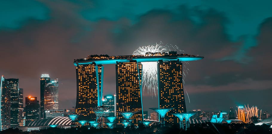 San Marina Bay Sands, Singapore at night time, fireworks display in Marina Bay Sands Singapore, HD wallpaper