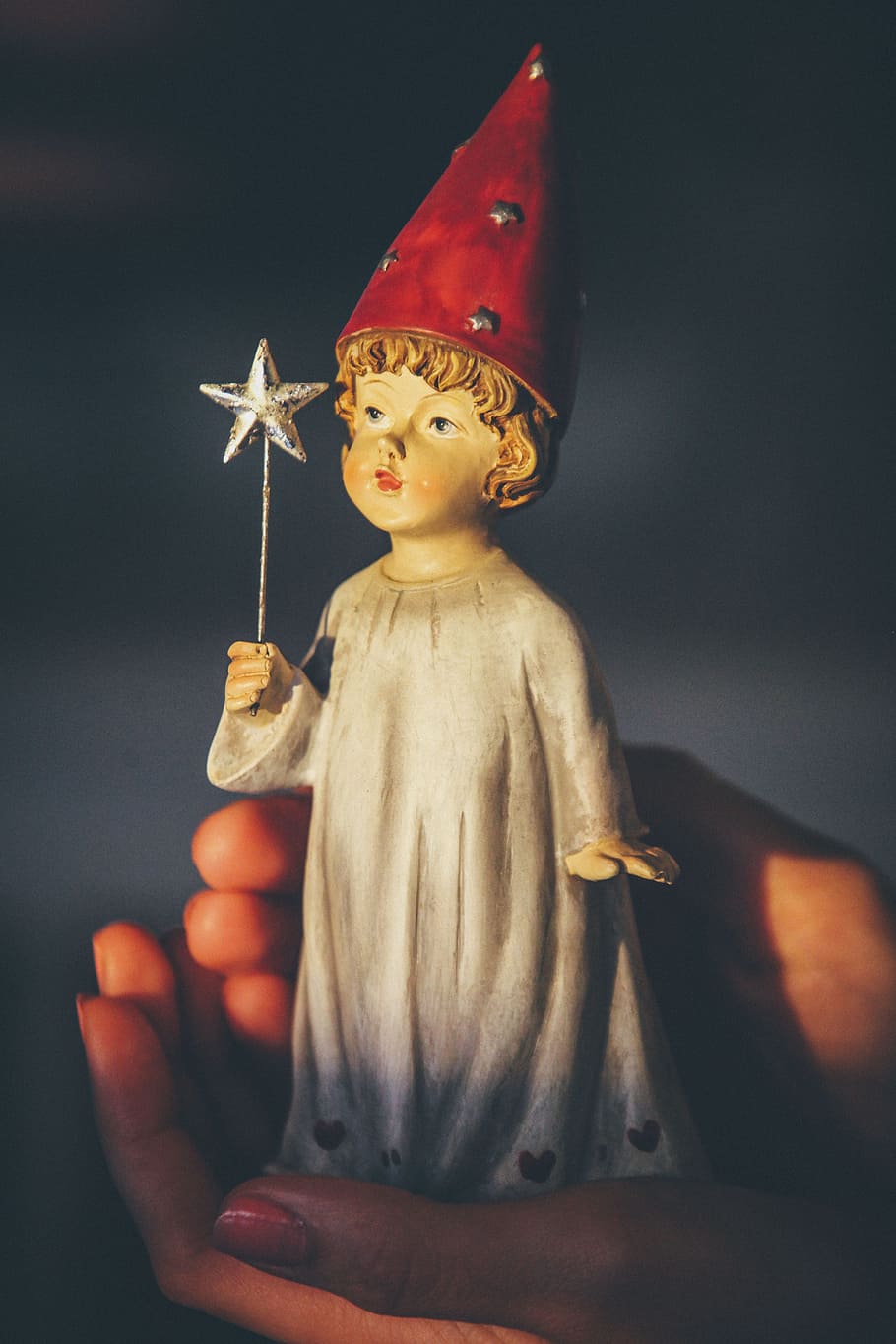 statue, art, design, hands, kid, child, star, christmas, representation HD wallpaper