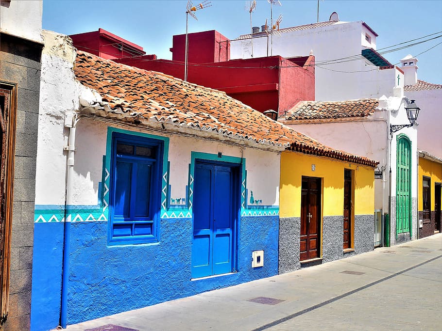 white, blue, and yellow concrete houses, puerto de la cruze, facades of houses, HD wallpaper