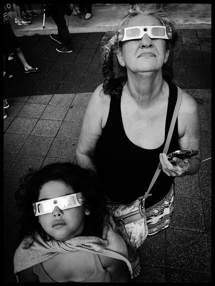 eclipse, solar eclipse, glasses, expression, looking up, sky HD wallpaper