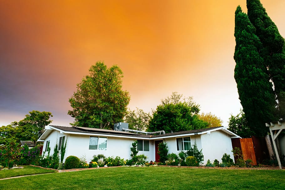 white and brown 1-storey house surrounded by brown sky, bungalow HD wallpaper