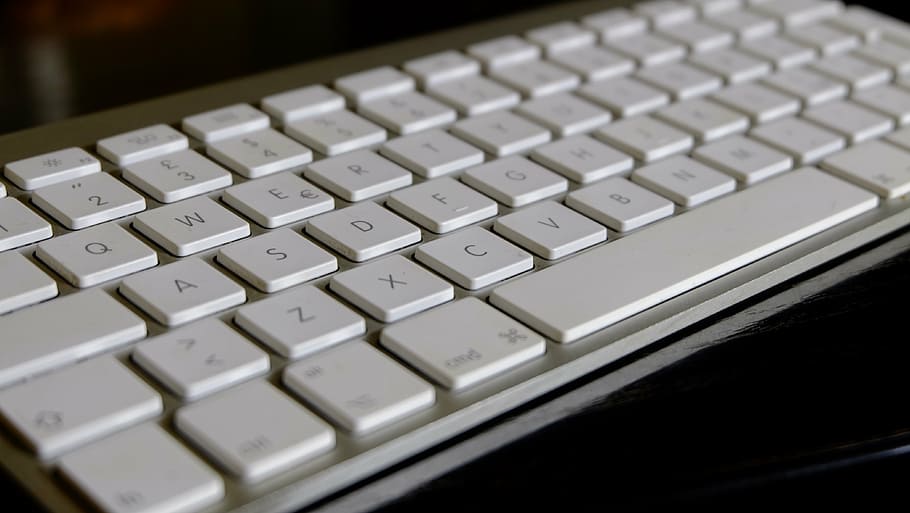 close-up photo of Apple wireless keyboard, hardware, computer HD wallpaper