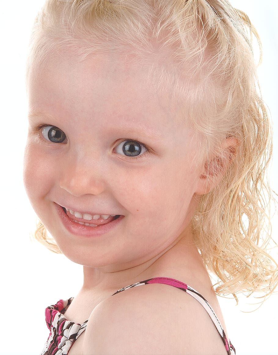 child, cute, good looking, petit, portrait, smiling, headshot HD wallpaper