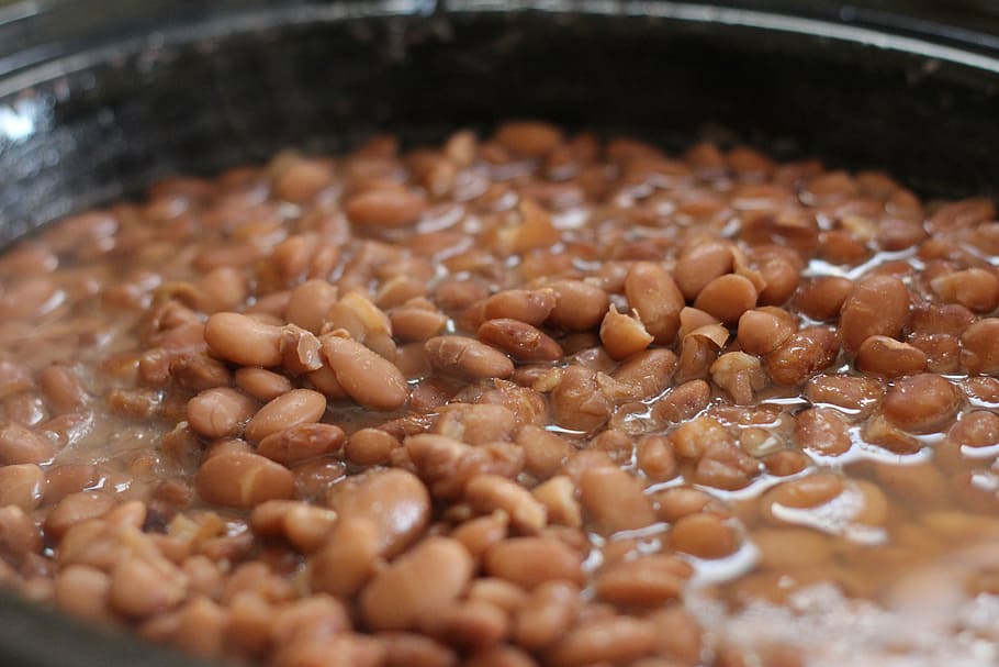 beans cooking on black pot, pinto beans, food, southwestern, tasty, HD wallpaper