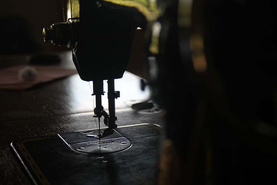 backlit, blur, dark, indoors, light, old, sewing machine, vintage HD wallpaper