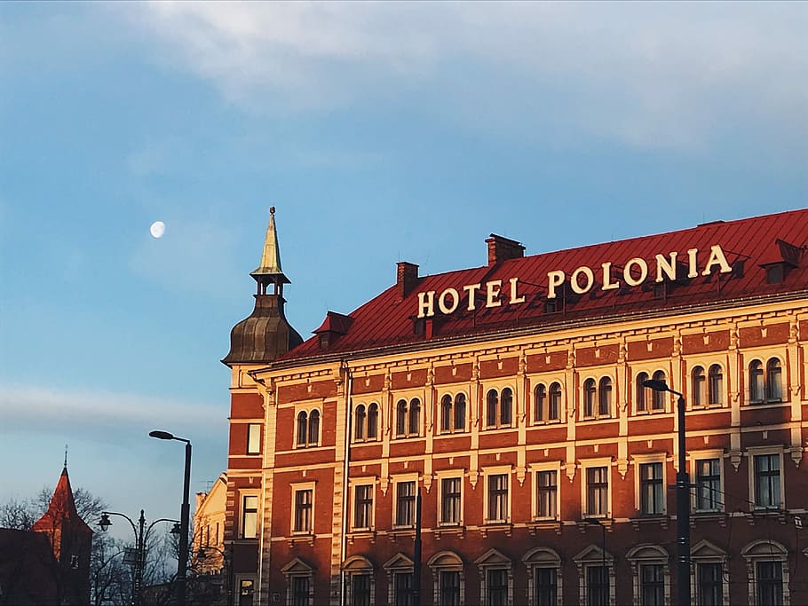 Hotel Polonia building, Hotel Pelonia building during daytime HD wallpaper