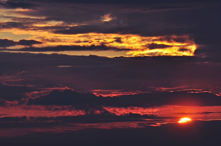 grey and red sky at sunset, black sky and orange clouds during sunset HD wallpaper