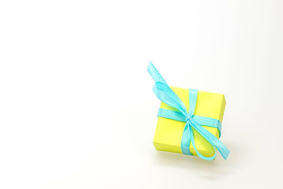 yellow box with teal ribbon, gift, made, surprise, loop, christmas, HD wallpaper