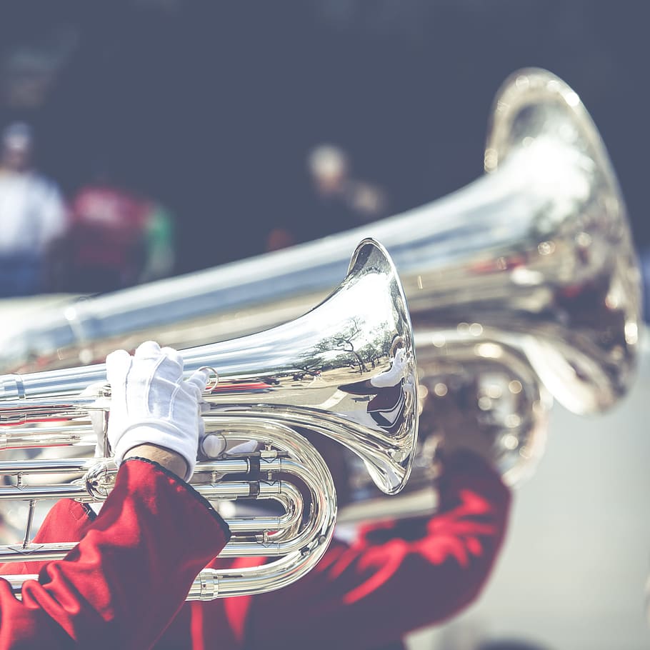 close up photo of person playing horn instrument, people playing musical instruments during daytime, HD wallpaper