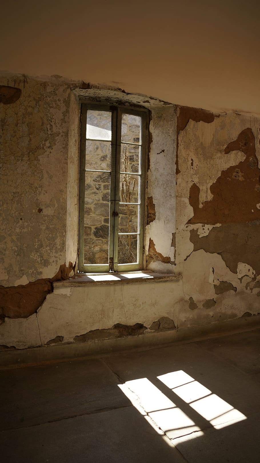 closed white metal-framed windowpane, ruin, broken, damaged HD wallpaper