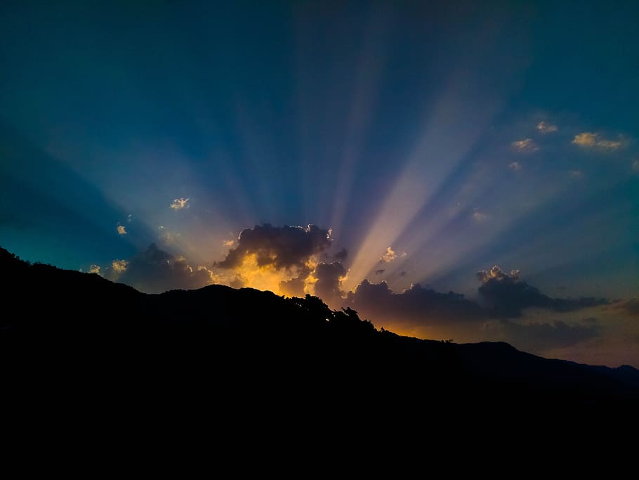dawn, landscape, nature, sky, beam, clouds, evening, glow, mountain HD wallpaper