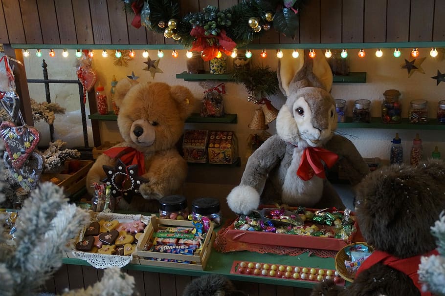 two brown and gray teddy bear and bunny plush toys, Christmas Market, HD wallpaper