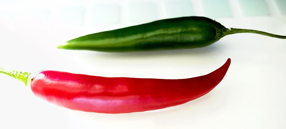 pepperoni, vegetables, sharp, food, red, spice, green, chilli pepper HD wallpaper