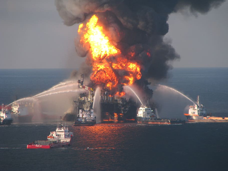 oil rig burning surrounded with rescue ship, Fire, Flames, Ships