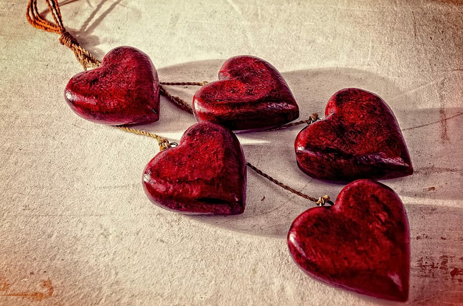 five red heart ornaments photograph, hearts, valentine' day, feeling, HD wallpaper