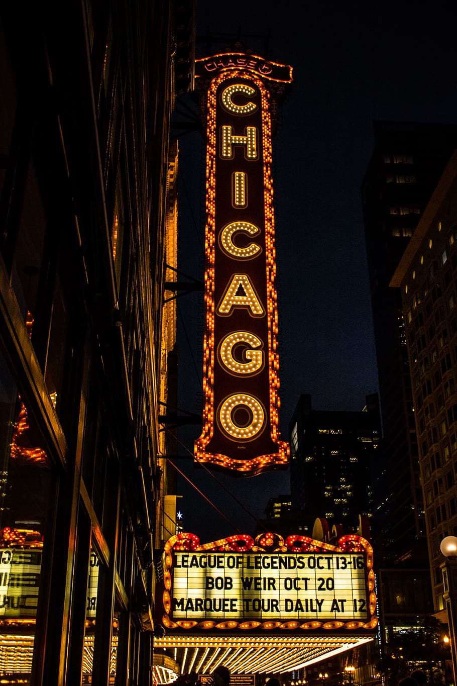 night, dark, lights, building, city, structure, chicago, signage HD wallpaper