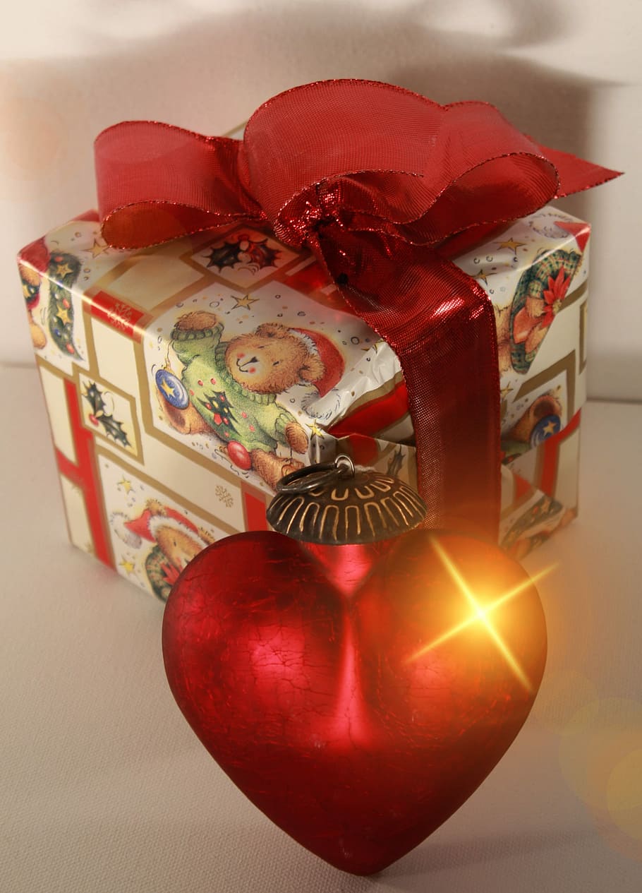 heart-shape red fragrance bottle, Cardboard, gift, packaging HD wallpaper