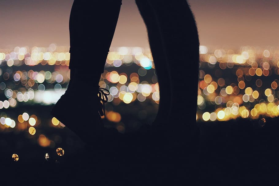 untitled, silhouette, photo, couple, feets, lights, blurry, city, HD wallpaper
