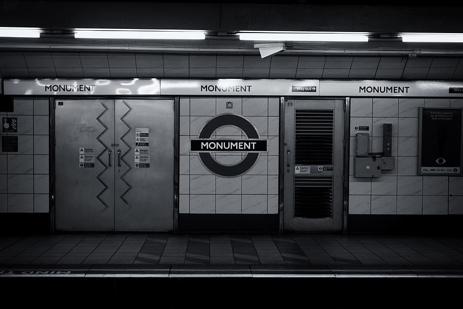 Black and white shot of Monument tube station on the London Underground, HD wallpaper