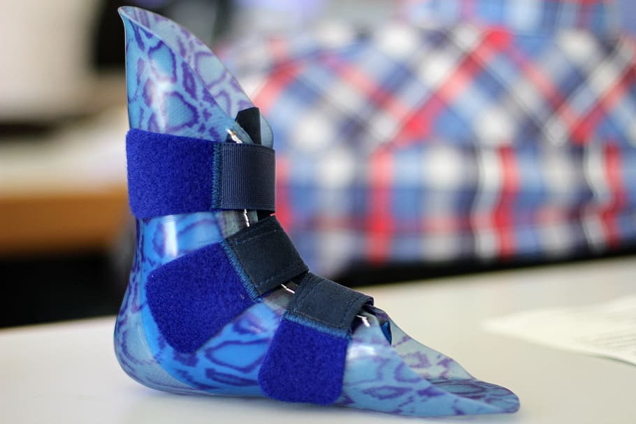 prosthetic-foot-special-model-rehab-prosthesis.jpg